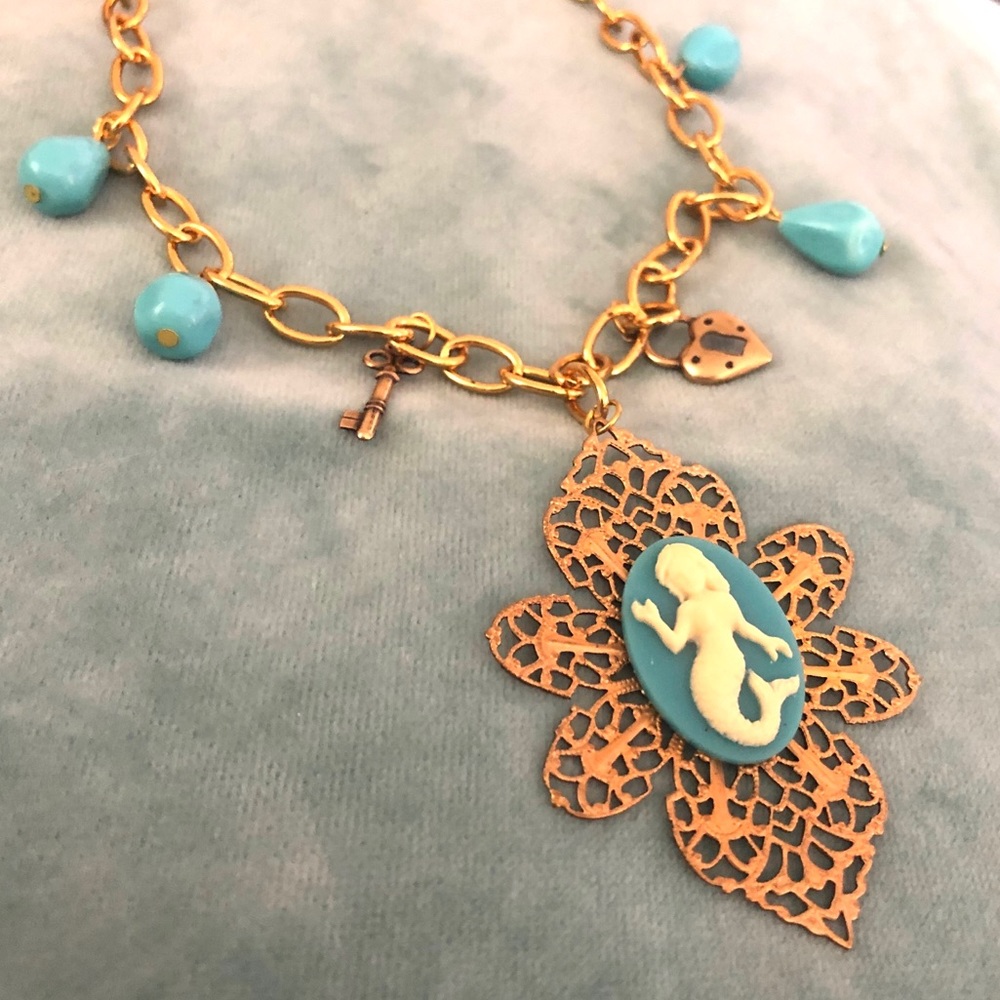 Vintage Style Retro Mermaid Charm Gold Necklace